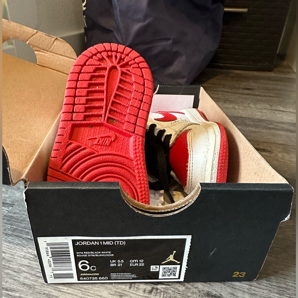 Nike air Jordan’s toddler size 6c